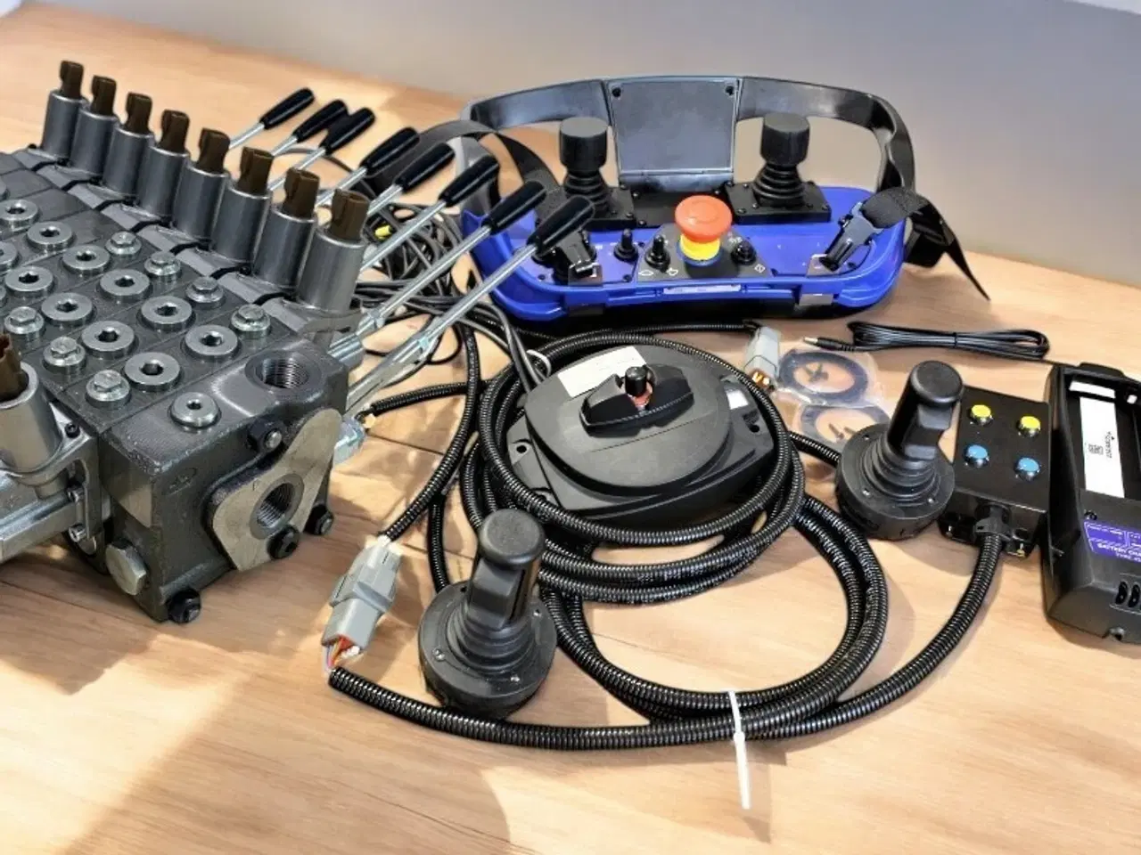 Billede 2 - Walvoil DPX 100 Canbus Otto Joysticks Scanreco
