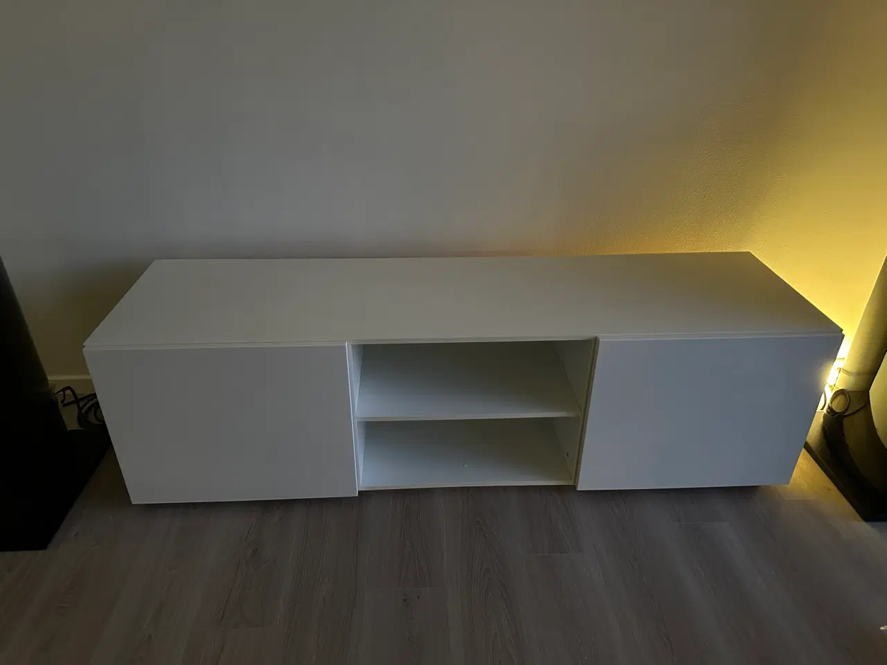 Billede 1 - TV-bænk fra IKEA