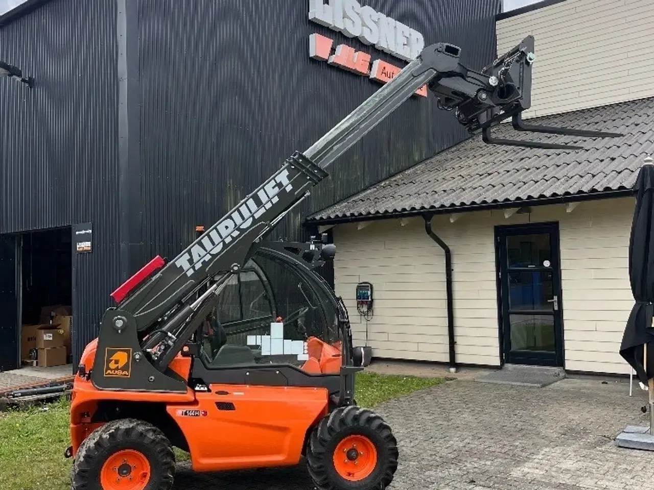 Billede 1 - Ausa T 144 H