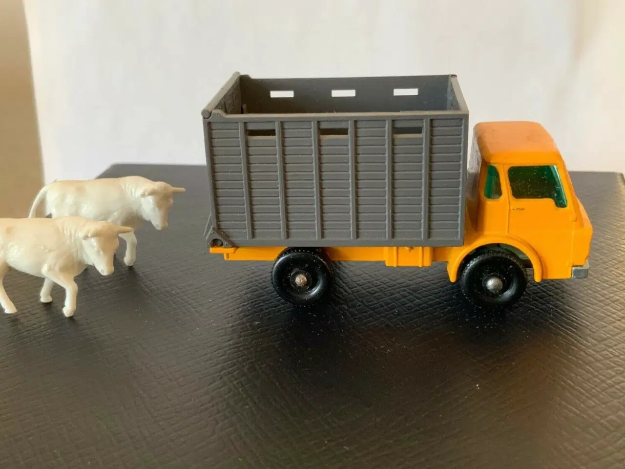 Billede 3 - Matchbox No. 37 Dodge Cattle Truck, scale 1:66