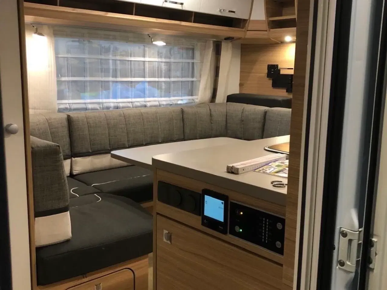 Billede 17 - Snow Plus Camper–  i topstand, fuldt udstyret.