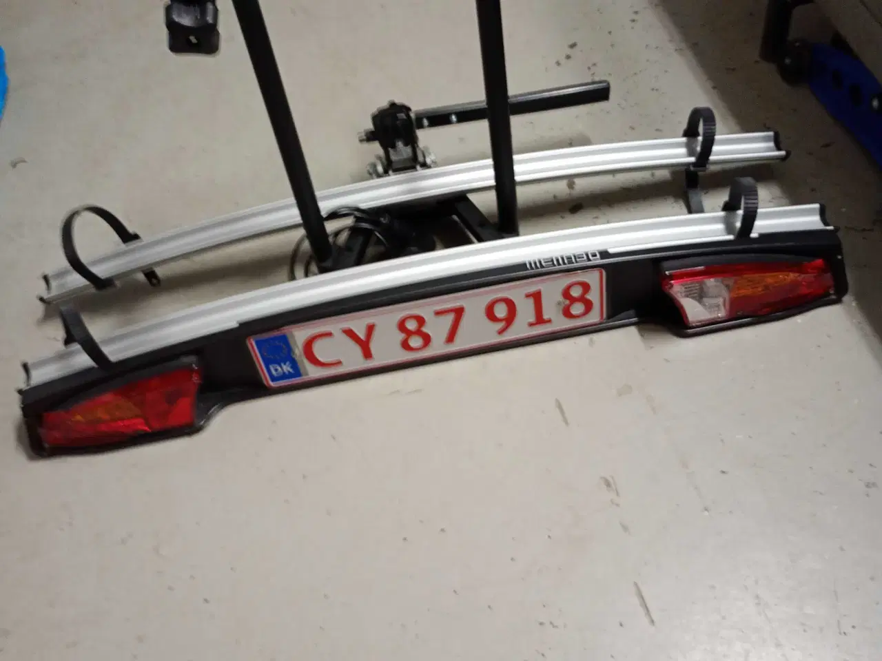 Billede 1 - Cykelholder til to cykler med tilt funktion fremr 
