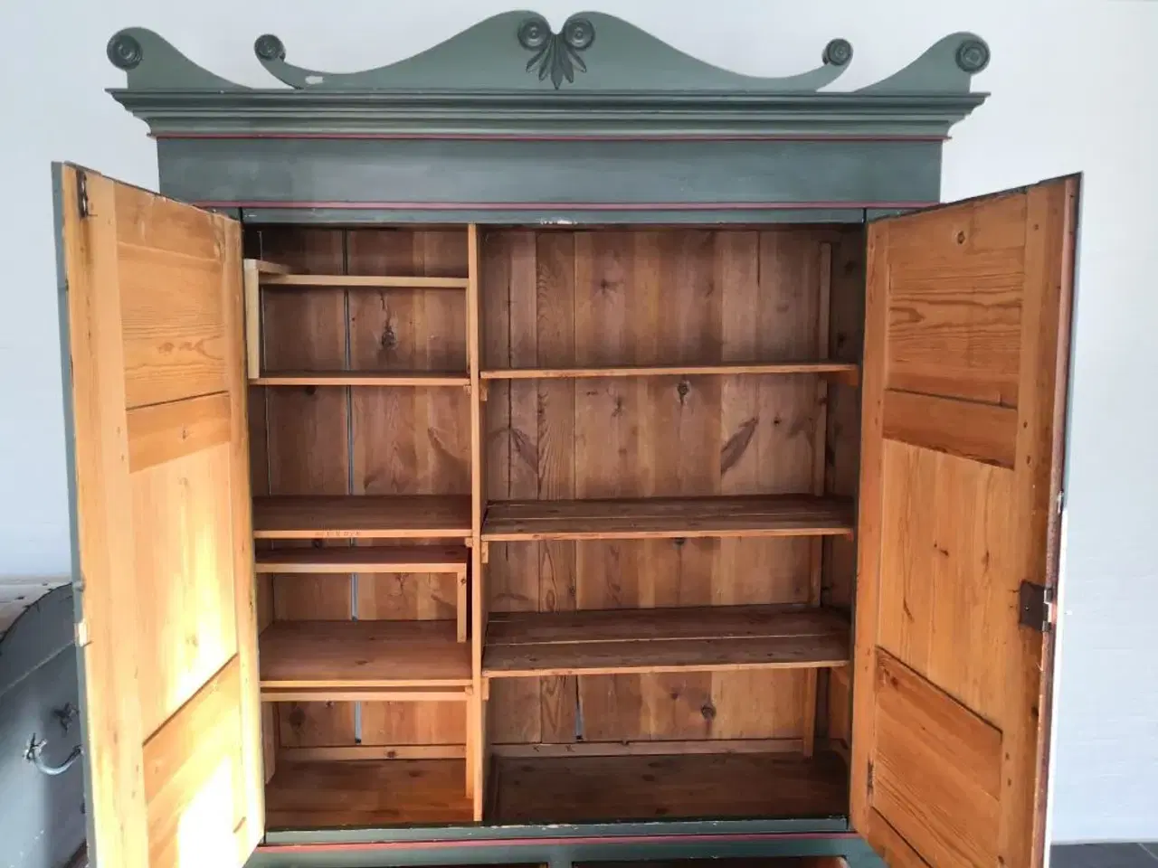 Billede 3 - Flot antik skab