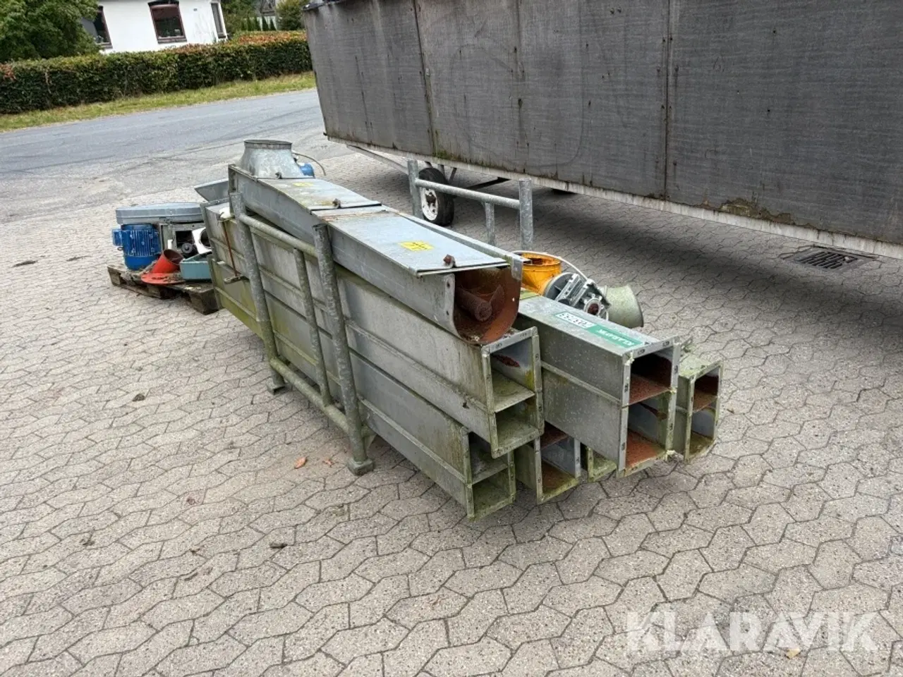 Billede 4 - Parti med kornsnegle med elevator