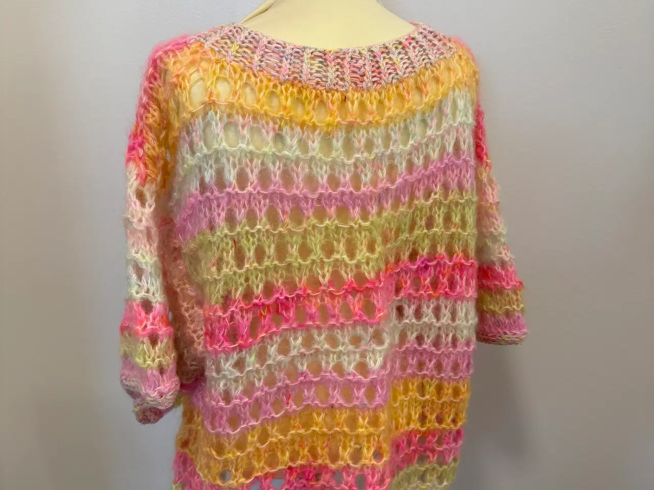 Billede 2 - Håndstrikket bluse