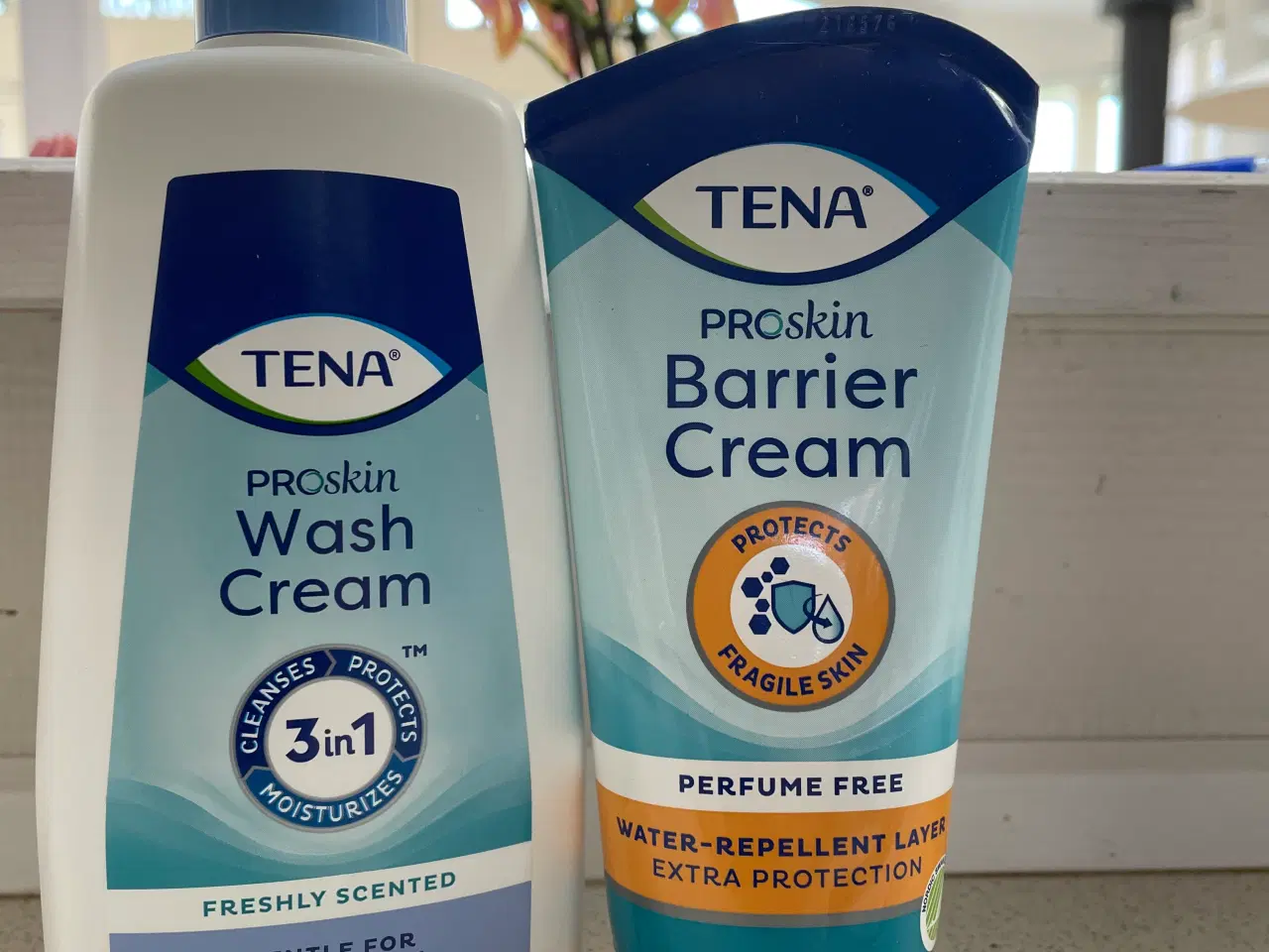 Billede 1 - Plejeprodukter Tena washcreme+barrierecreme