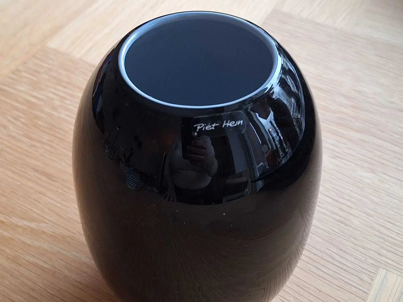 Billede 2 - Sort glas vase