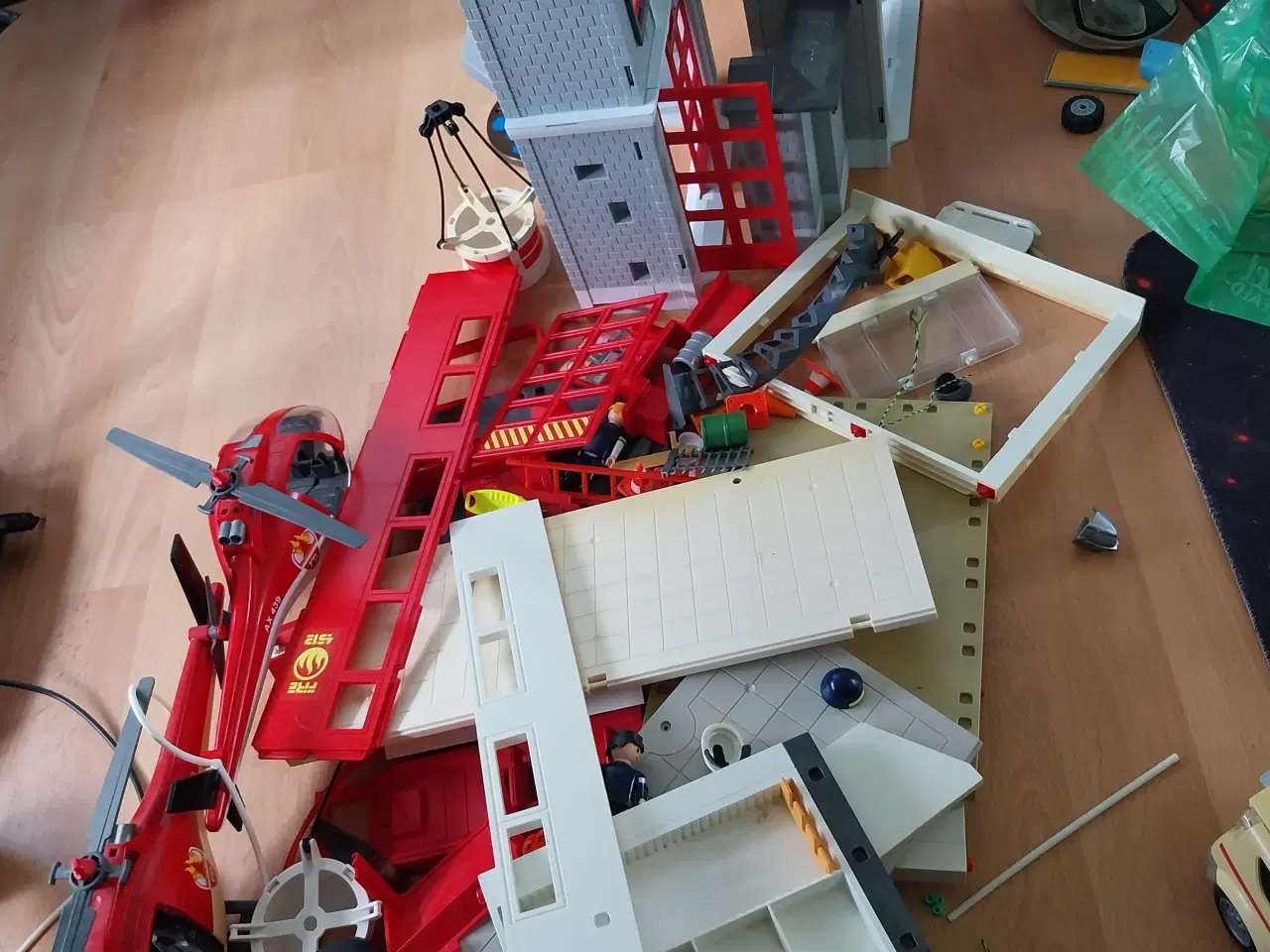 Billede 1 - Playmobil brandstation 
