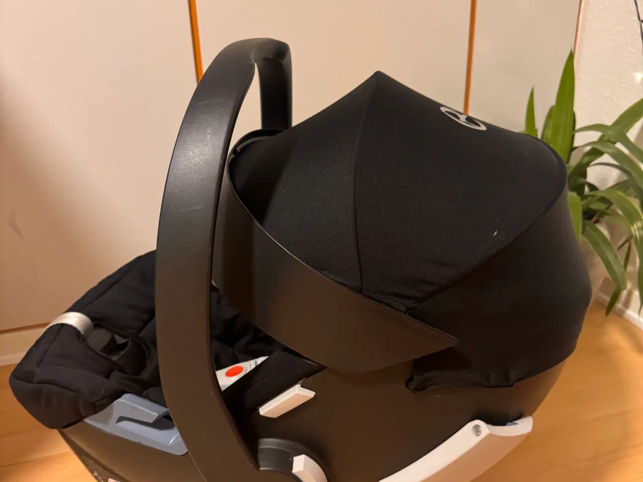 Billede 3 - Autostol – brugt men i pæn stand • Klar til hurtig