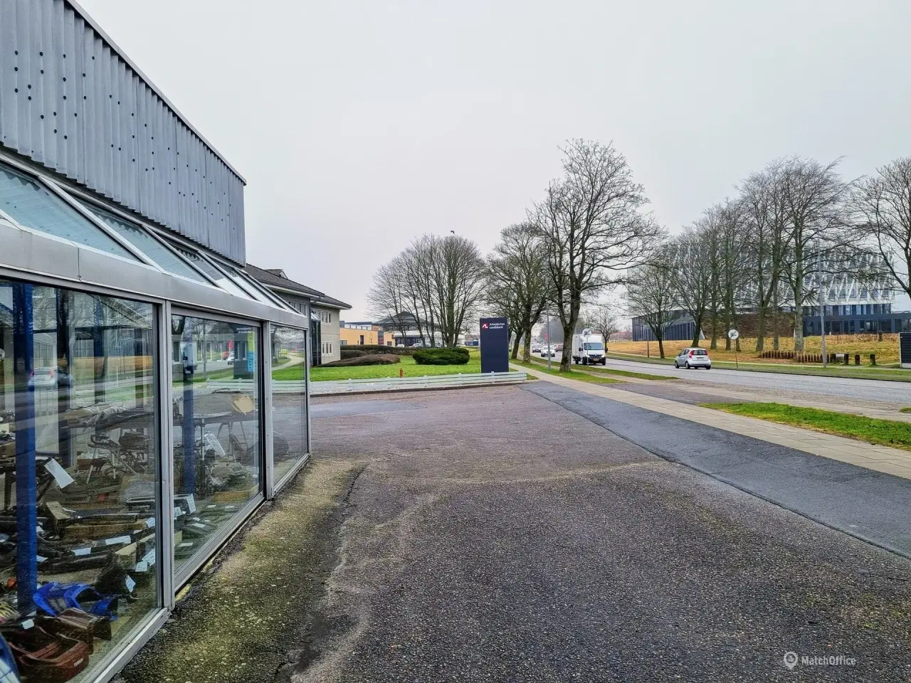 Billede 5 - Markant og synlig ejendom - engroshandel. liberalt erhverv og bolig