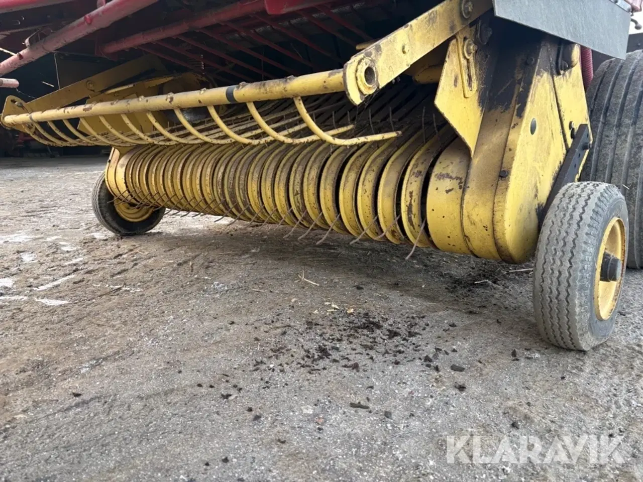 Billede 6 - Rundballepresser New Holland 654