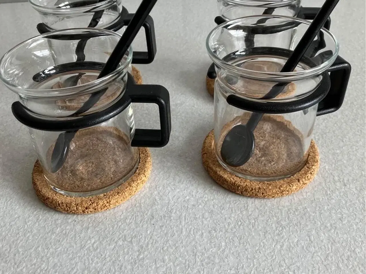 Billede 1 - Bodumglas til varme drikke med hank, ske bordskåne