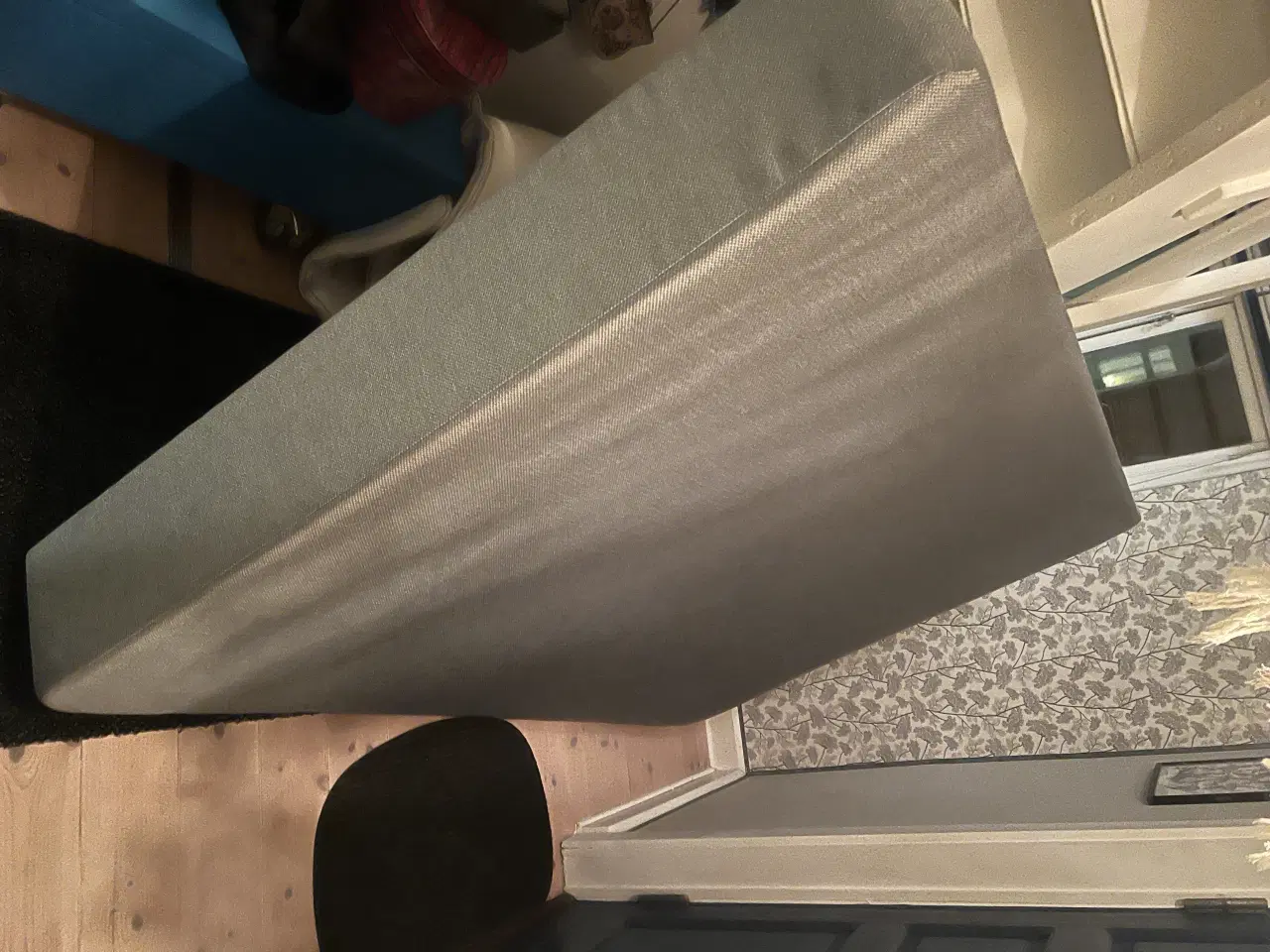 Billede 2 - Nydelig Boxmadras seng på ben