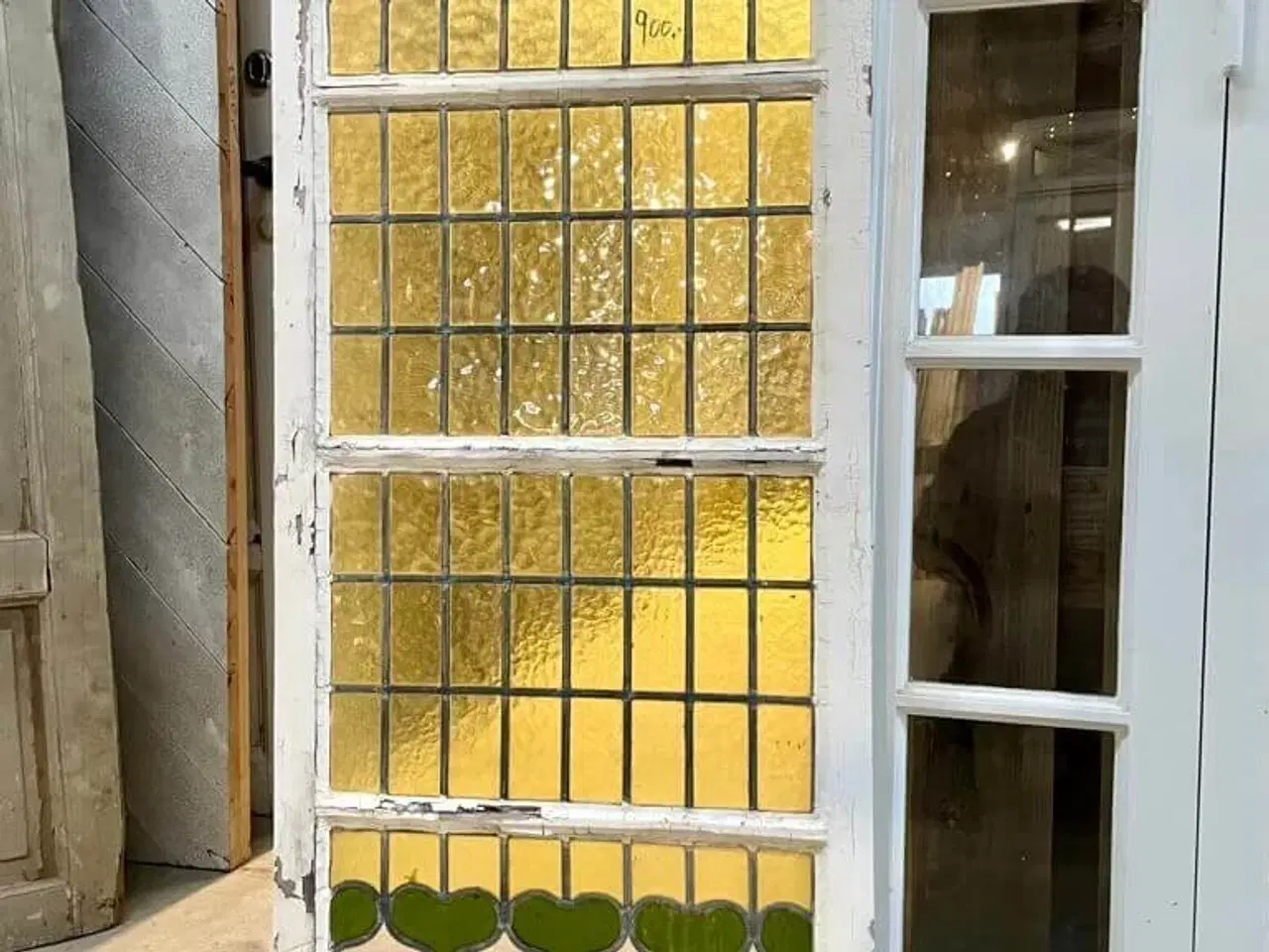 Billede 1 - Blyindfattet vinduesramme m. mange detaljer