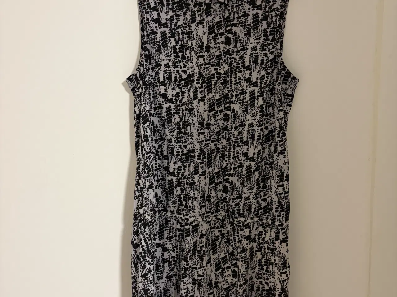 Billede 1 - Mønstret bukserdragt