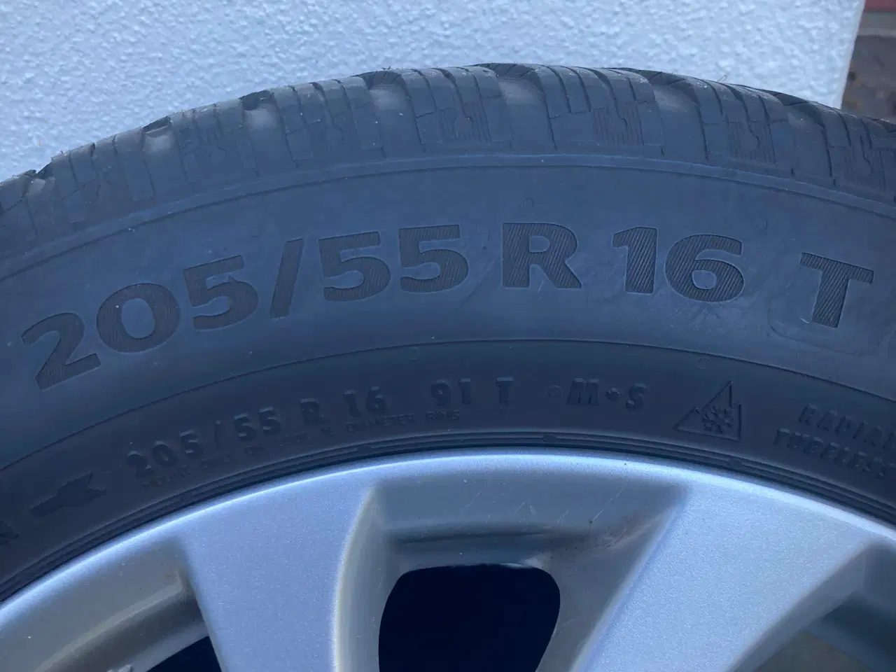 Billede 2 - Dæk med fælge 205/55 R16 T vinterdæk