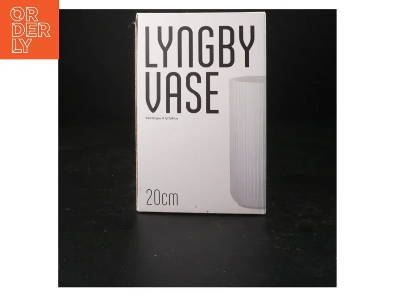 Billede 3 - Hvid ribbet vase fra Lyngby