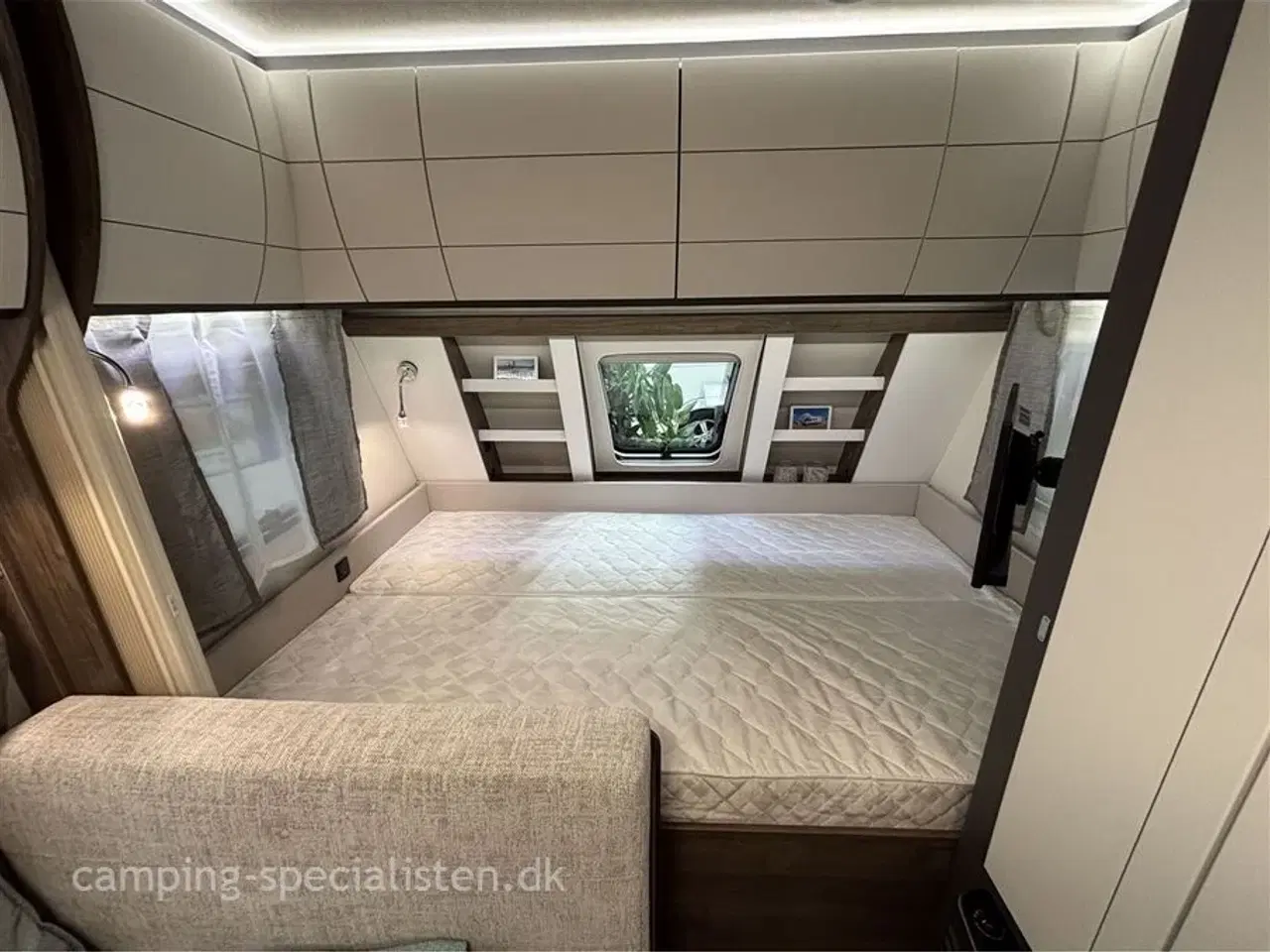 Billede 7 - 2026 - Hobby De Luxe 490 KMF   Hobby De luxe 490 KMF kan snart ses hos Camping-Specialisten.dk