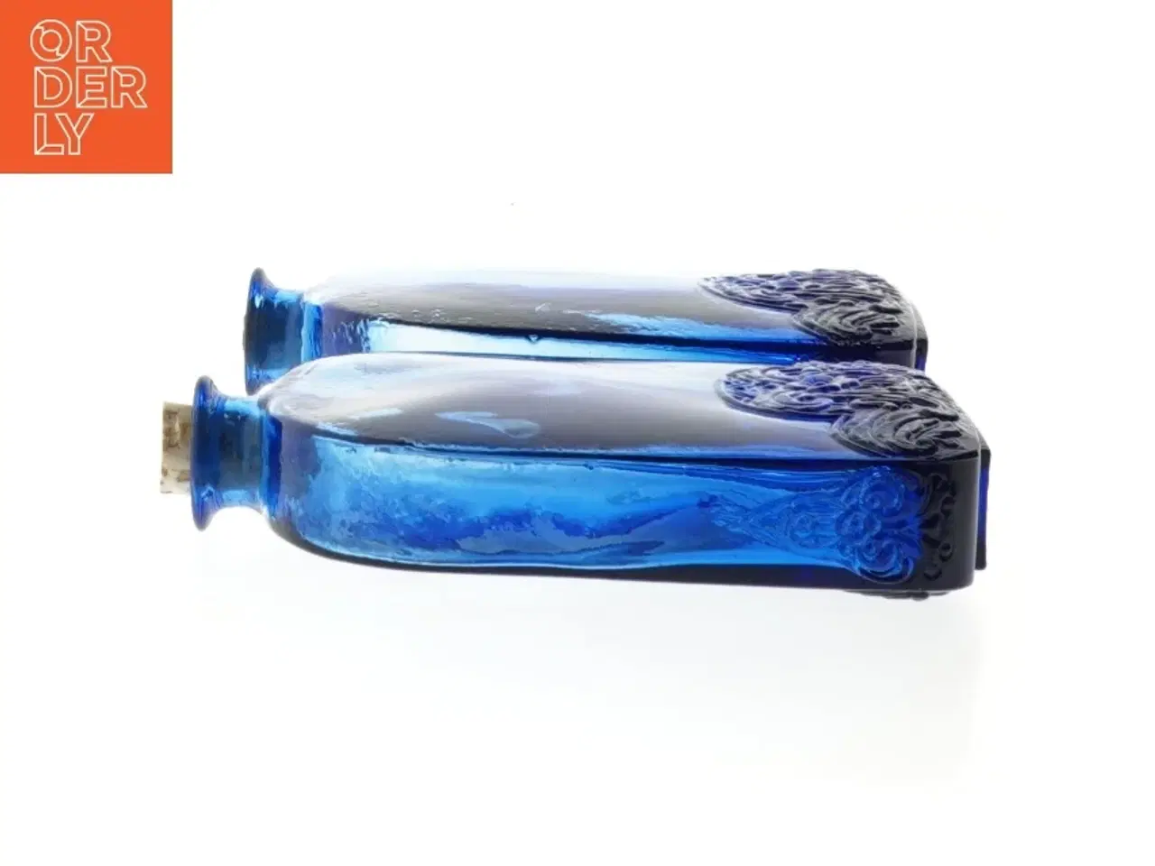 Billede 5 - 2 stk Håndlavede glasflasker med prop (str. H. 14 cm. b. 8,5 cm)