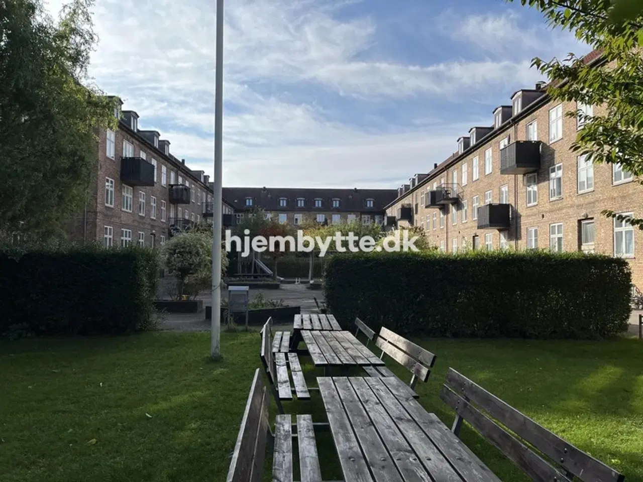 Billede 4 - Hjembytte - Genforeningspladsen