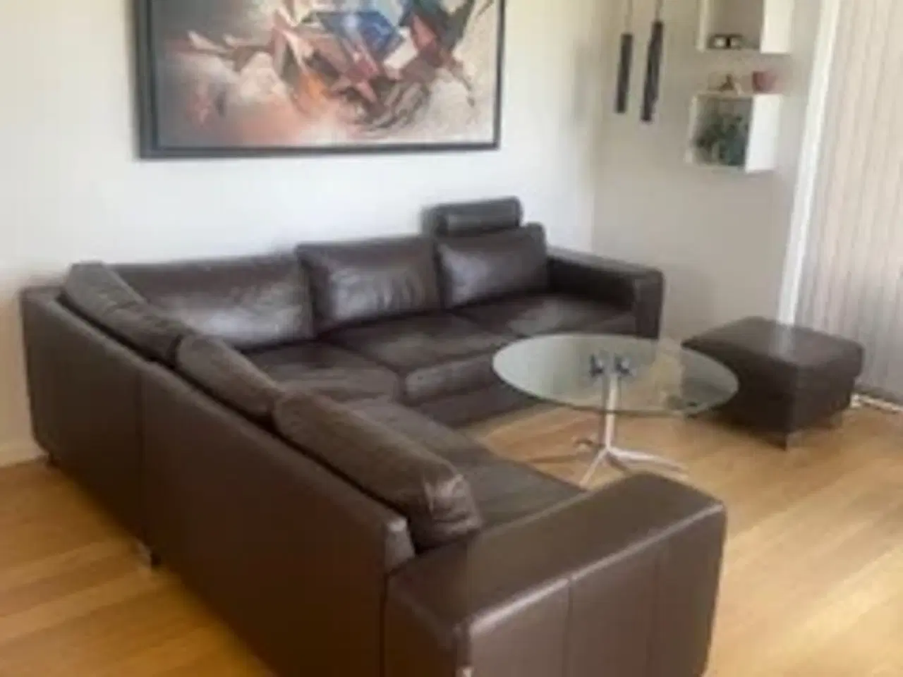 Billede 2 -  Brun læder hjørnesofa med puf