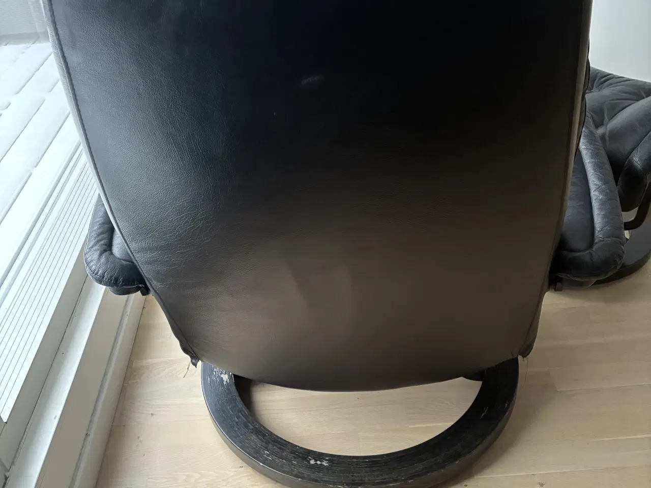 Billede 3 - Stressless læder lænestol sort med skammel 