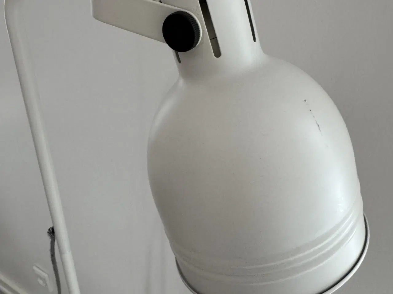 Billede 2 - Hvid Ikea standerlampe