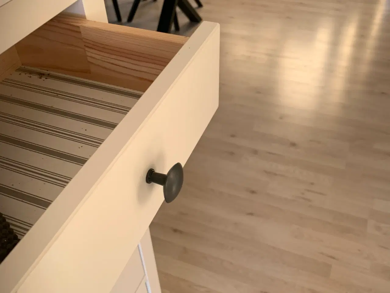 Billede 7 - Ikea Hemnes entresæt i hvid.