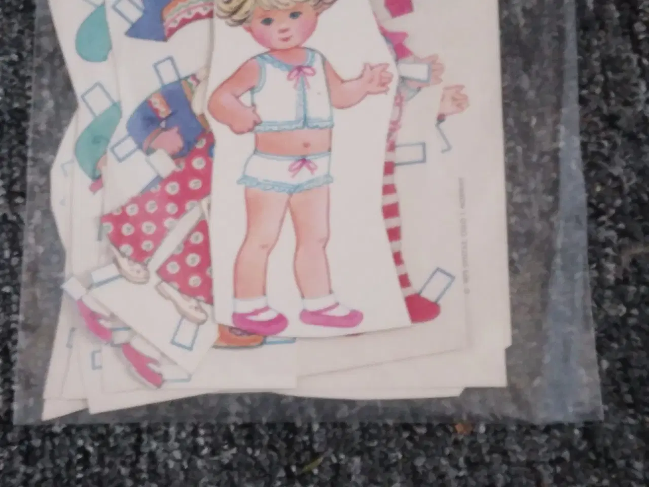 Billede 2 - påklædningsdukker fra 1950'erne