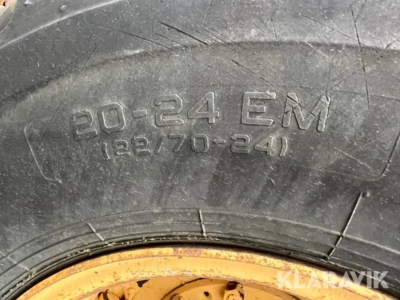 Billede 10 - Gummiged IH 520B