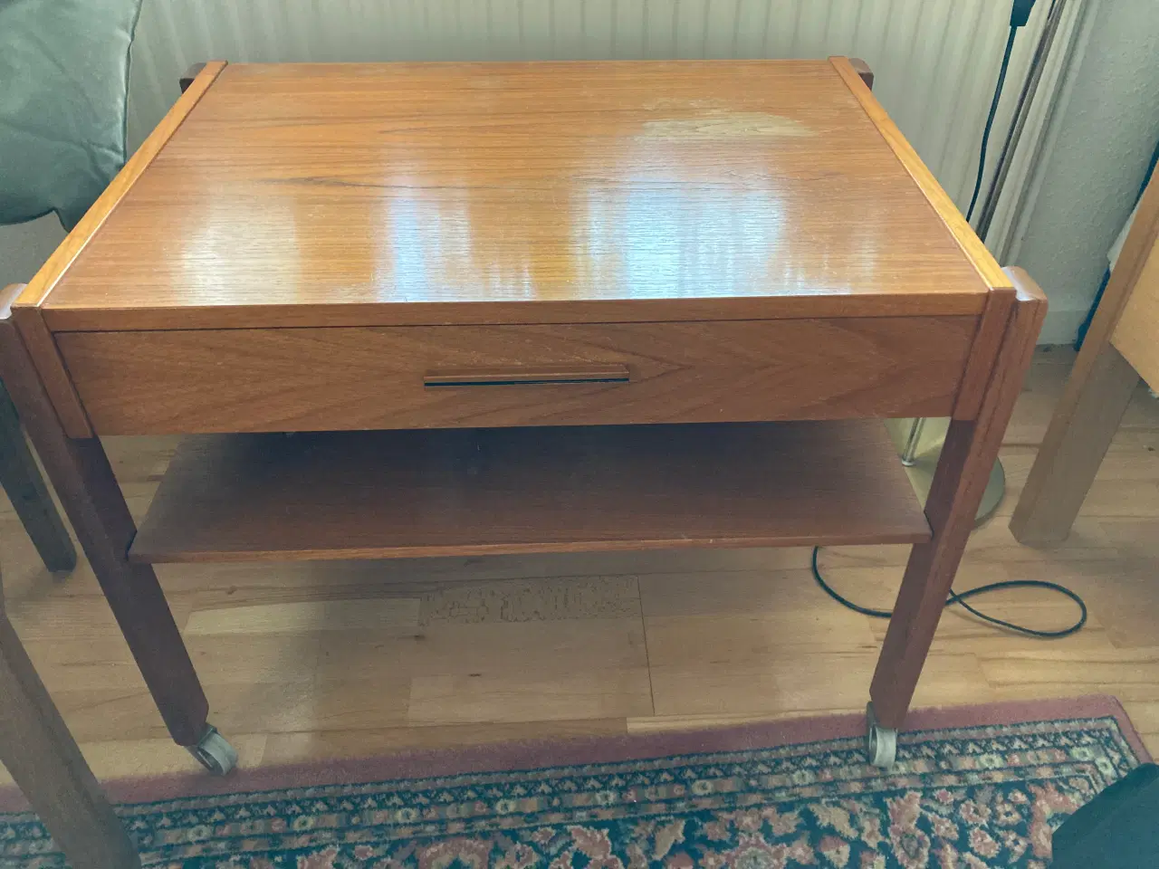 Billede 1 - Retro teak sybord. med hjul