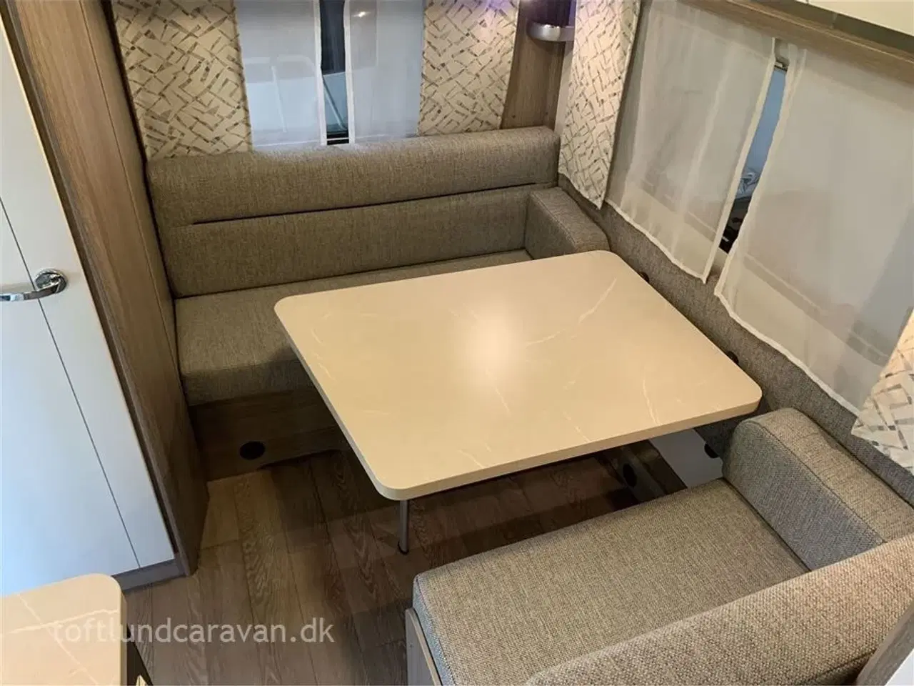 Billede 9 - 2024 - Hobby On Tour 390 SF   LAV VÆGT, STOR LASTE-EVNE, SUPER SMART NY 2024 på lager til omgående levering!