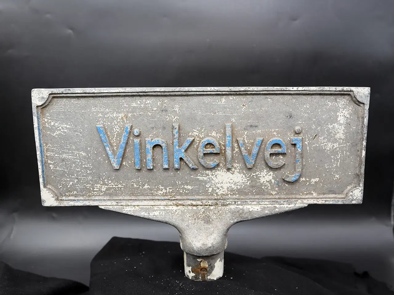 Billede 2 - Vintage dansk vejskilt “Vinkelvej” i aluminium