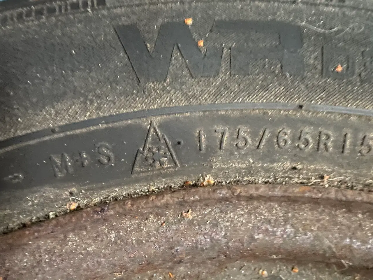 Billede 2 - Isbjerg mærket Vinterdæk Nokia 175 65 15