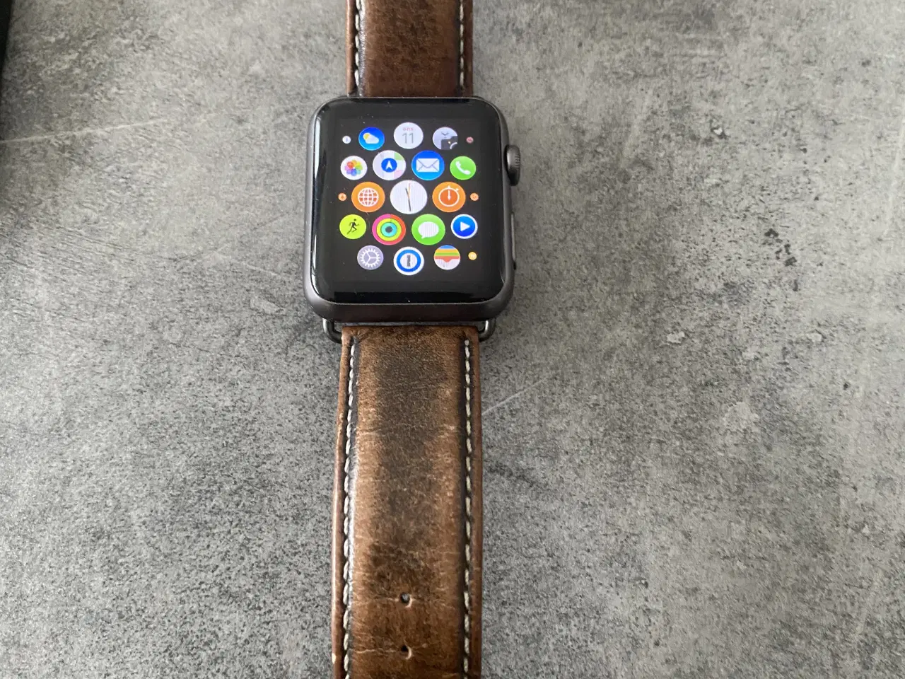 Billede 3 - Apple Watch 42 mm, incl. ladestation og 3 remme.