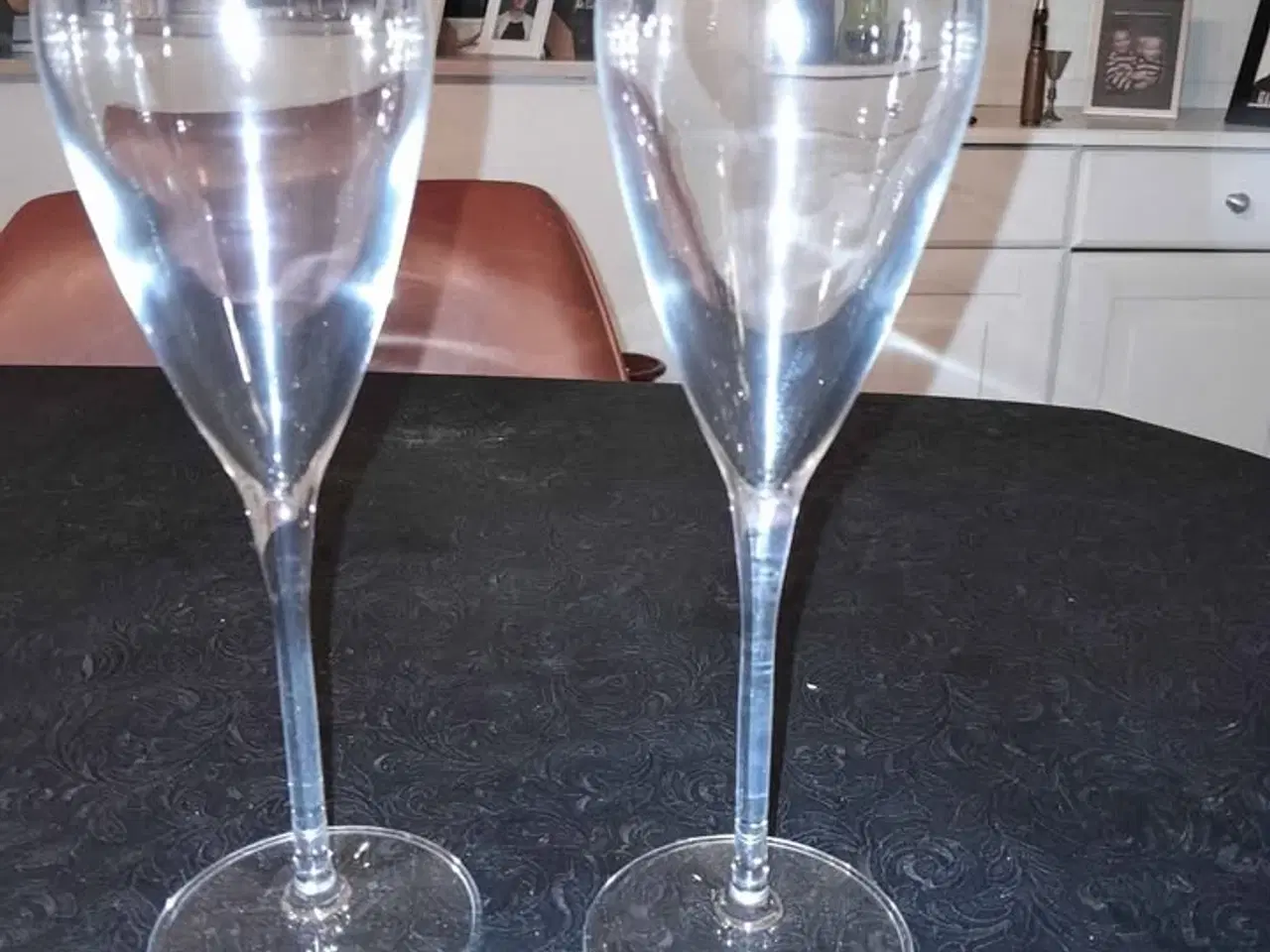 Billede 1 - 2 stk. nye champagne glas fra Atelier