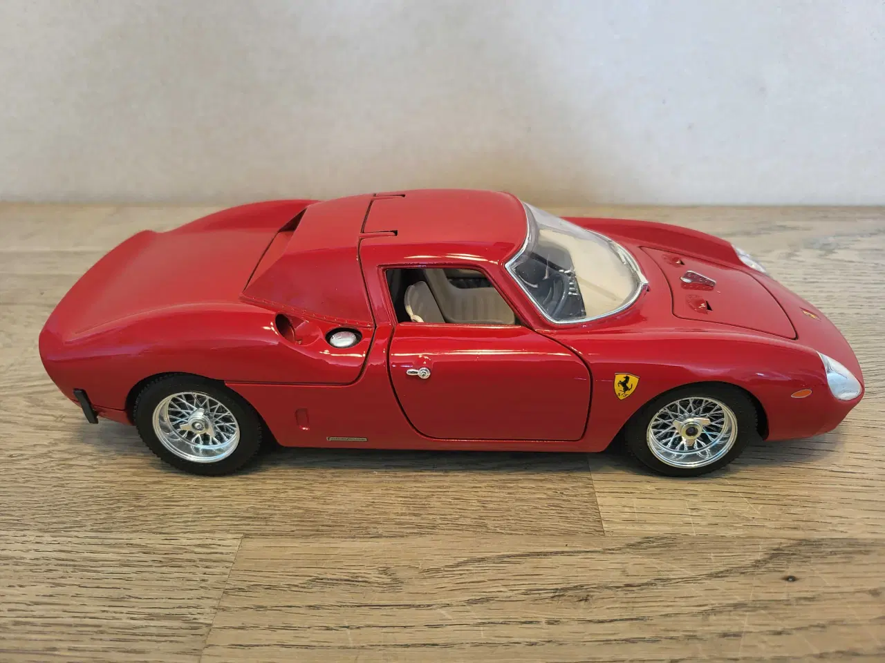 Billede 1 - Modelbil: Ferrari 250 Le Mans.  Skala 1/18.
