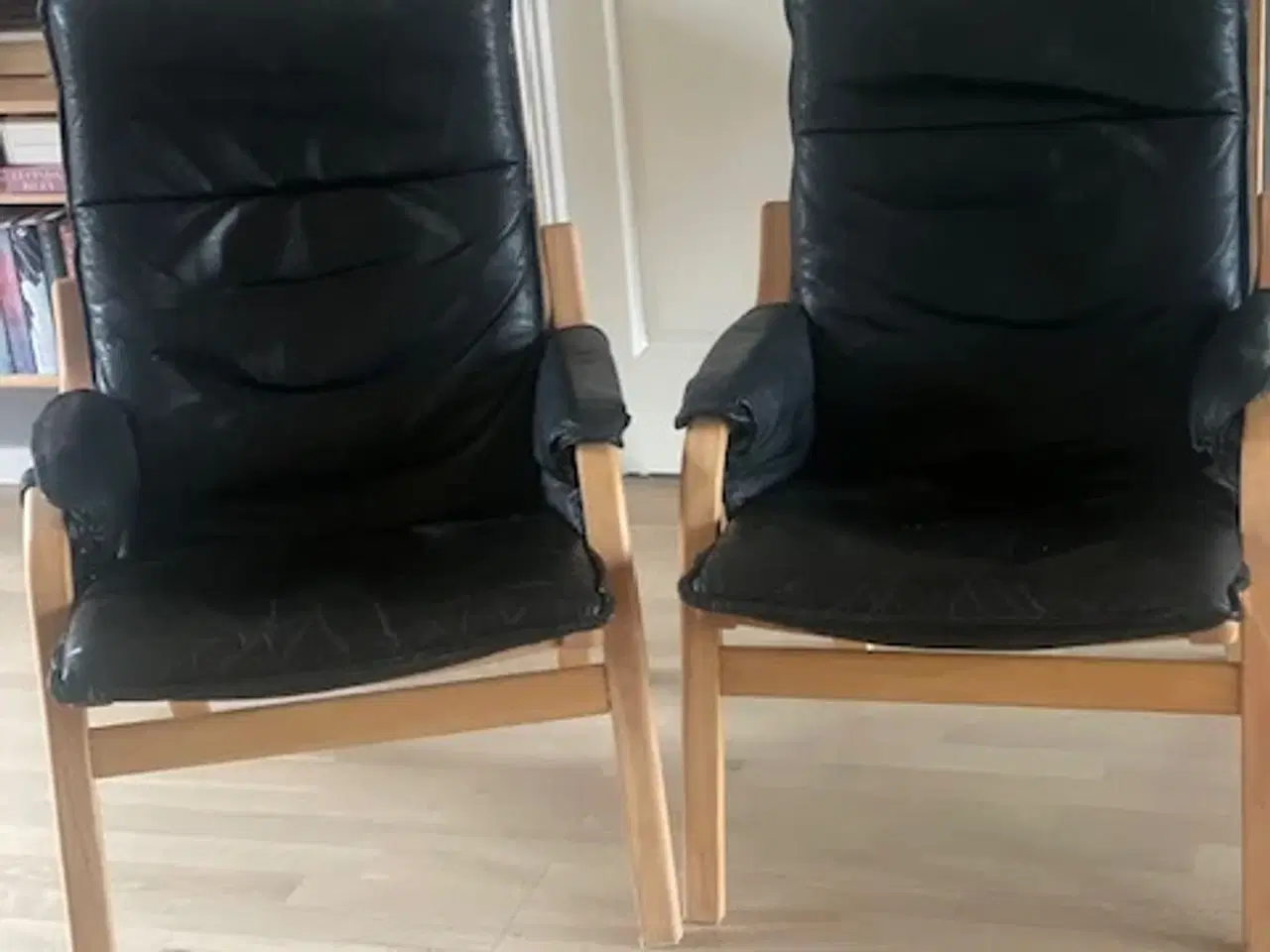 Billede 1 - 2 Stouby lænestole med sort skind hynde