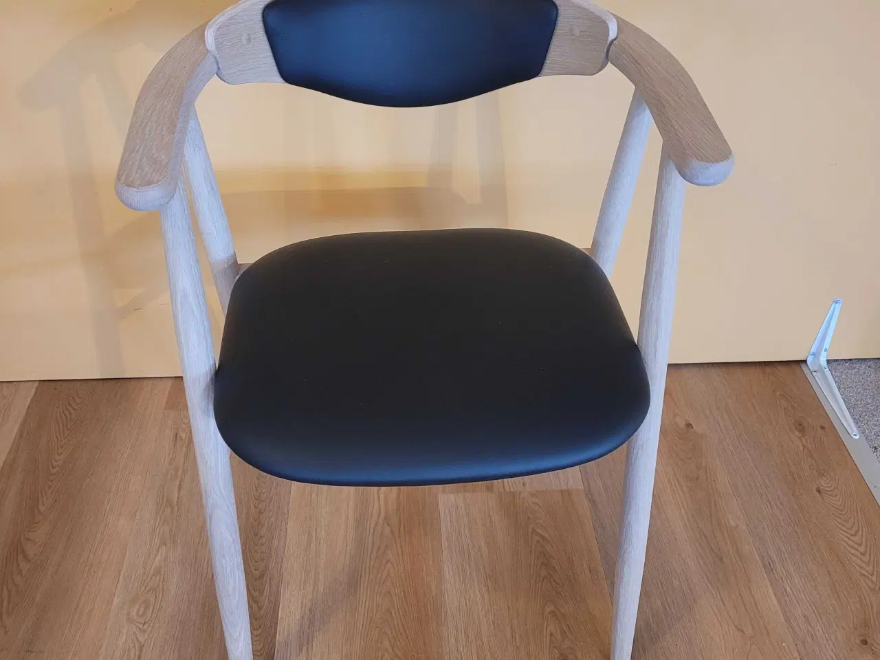 Billede 1 - NY Armstol "Findahl Tradition" Eg / Læder
