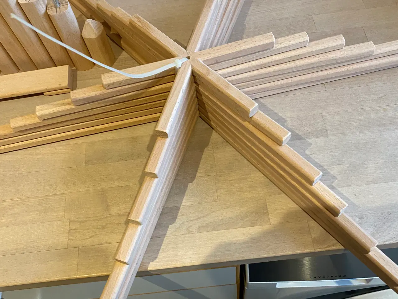 Billede 6 - DEKORATIONSTRÆ AF TRÆ