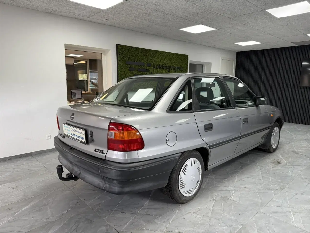 Billede 4 - Opel Astra 1,6 i GL 75HK 5d