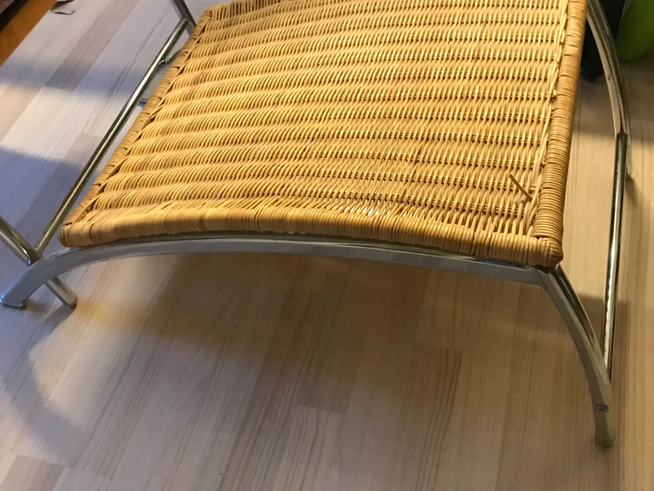 Billede 2 - Kurvestol med fodskammel