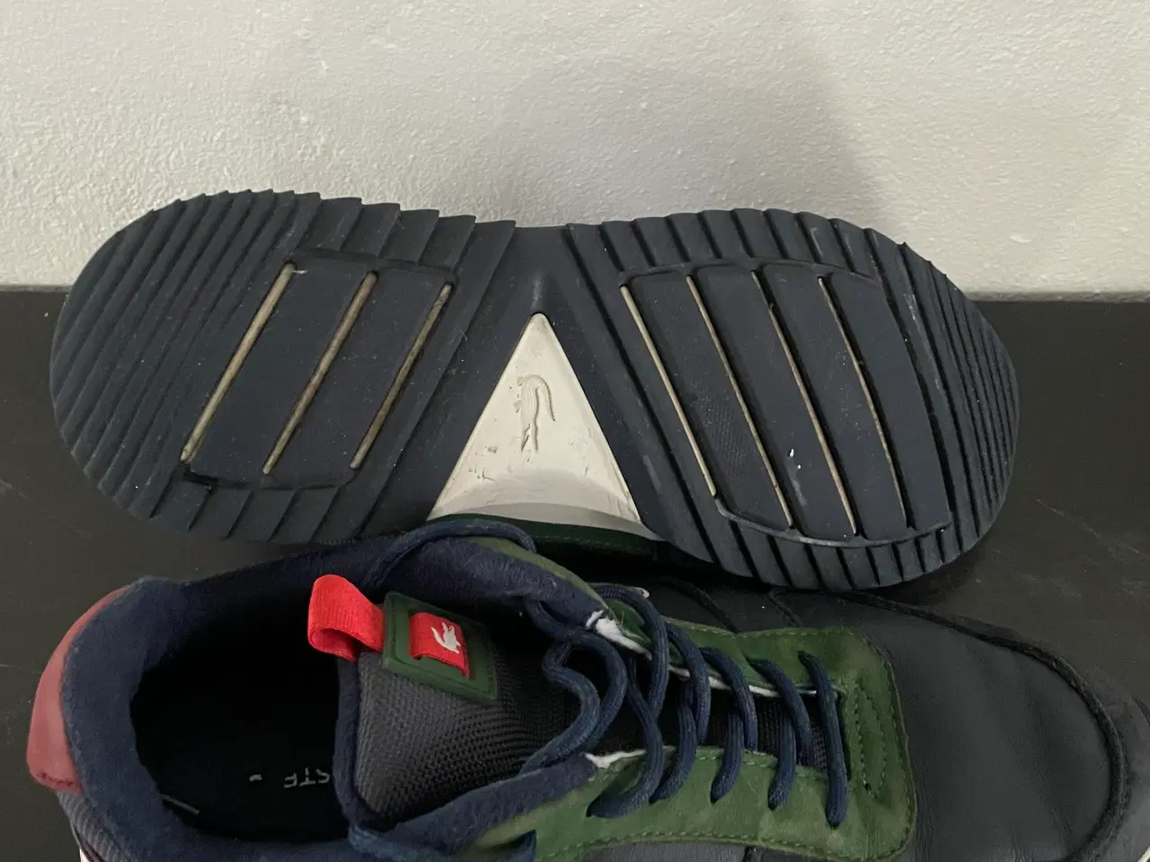 Billede 6 - Lacoste løbesko str. 41 navy/grøn/rød