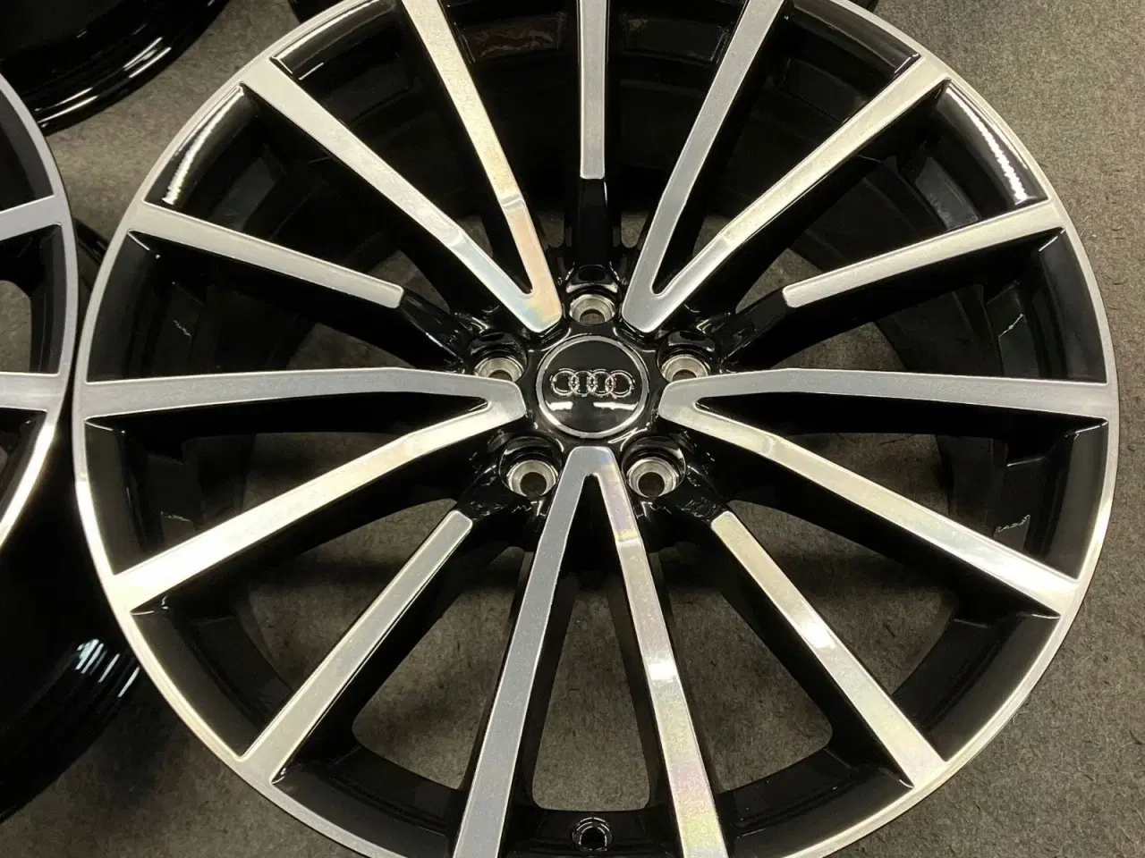 Billede 5 - ALUFÆLGE AUDI A4 S4 8W0 19"