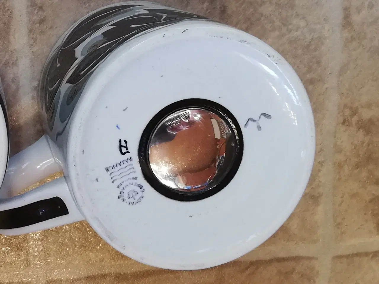 Billede 2 - Årskrus stort fra Royal Copenhagen 1979