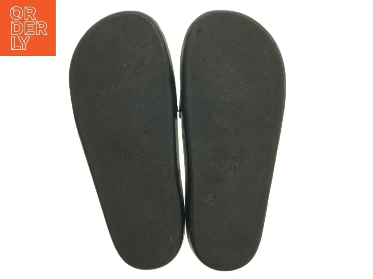 Billede 4 - Sorte sandaler med rem fra Mng (str. 42 )