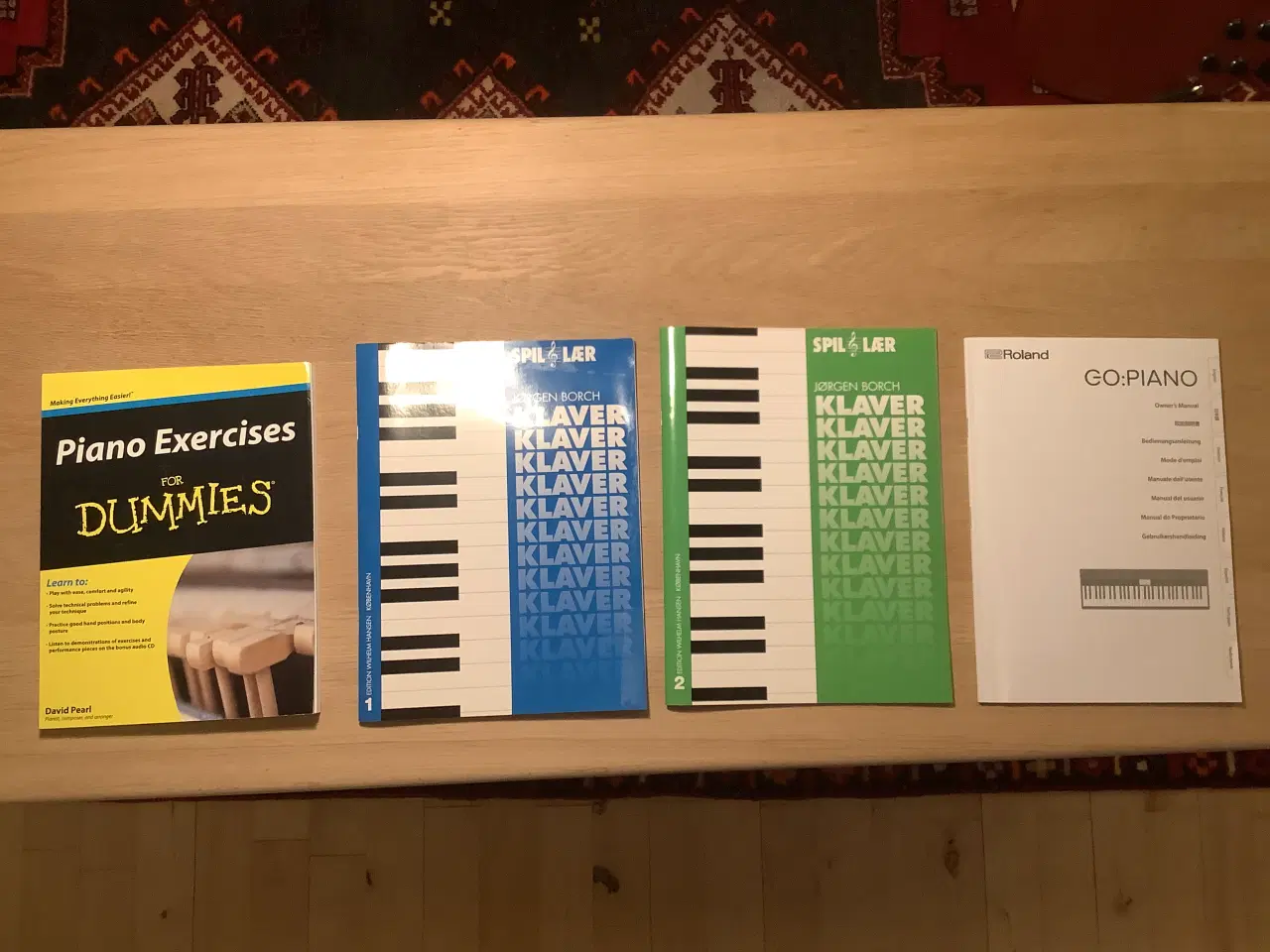 Billede 3 - Roland GO:PIANO keyboard med stativ og lærebøger