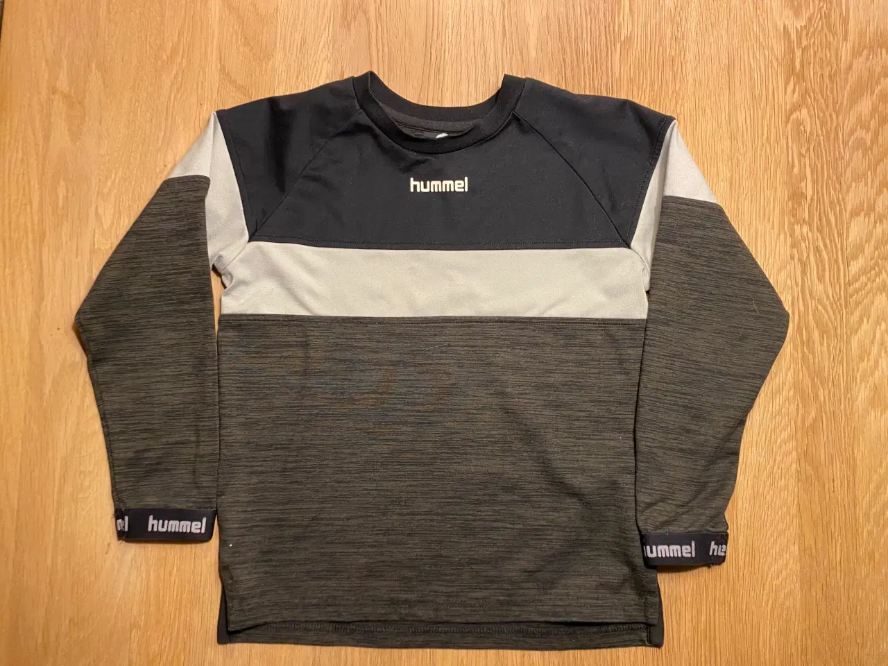 Billede 13 - Hummel dansk fodbold tshirt nr. 10 str. 116 
