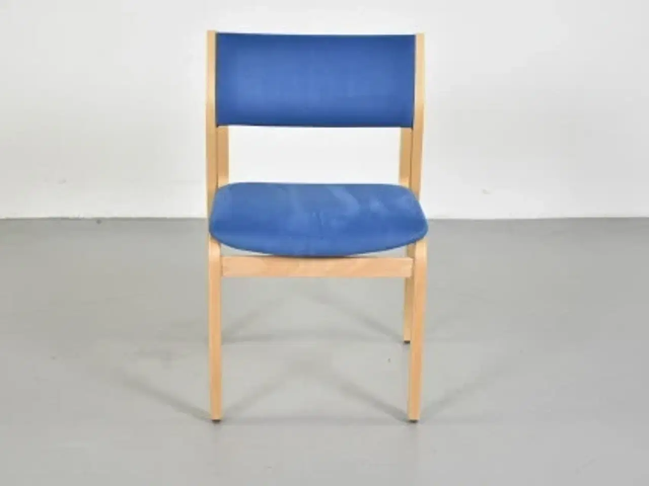 Billede 1 - Farstrup konference-/mødestol i bøg med blåt alcantara polster