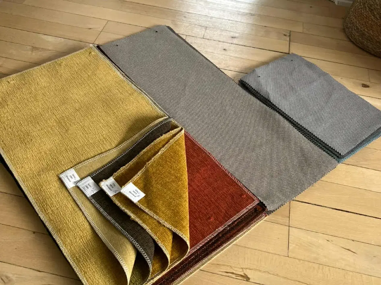 Billede 13 - Parti stof og læder